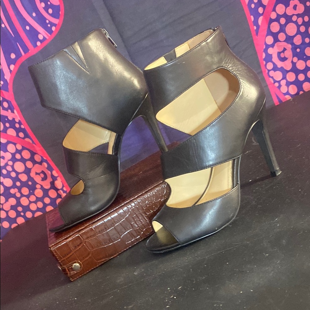 Jessica Simpson Black Wrap-Style Heels